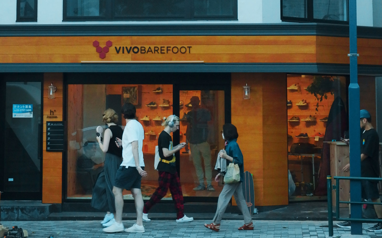 日本初の直営店 VIVOBAREFOOT TOKYO 東京・北青山に9月9日オープン